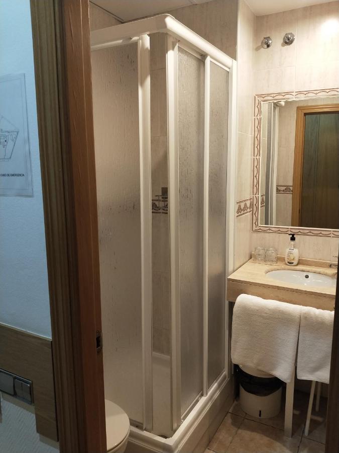Hostal Maria Ronda Madrid Dış mekan fotoğraf