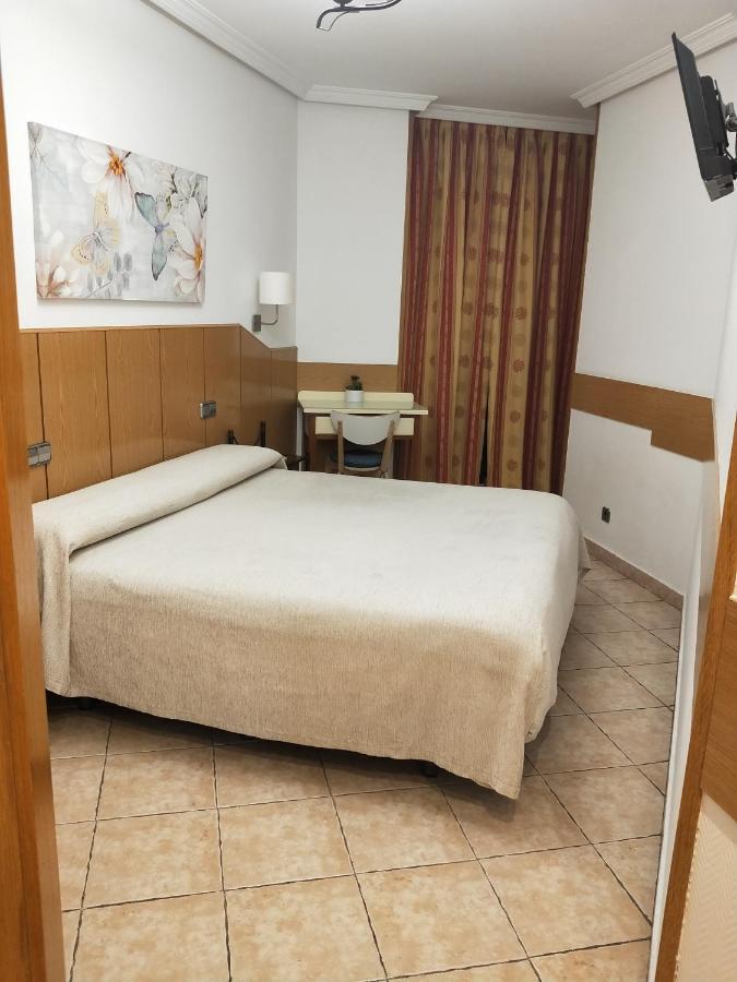 Hostal Maria Ronda Madrid Dış mekan fotoğraf