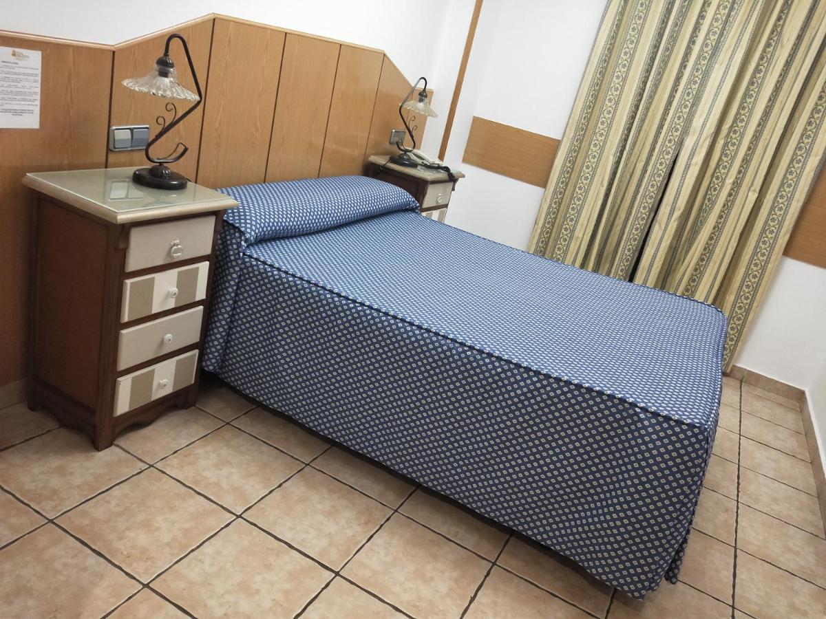 Hostal Maria Ronda Madrid Dış mekan fotoğraf