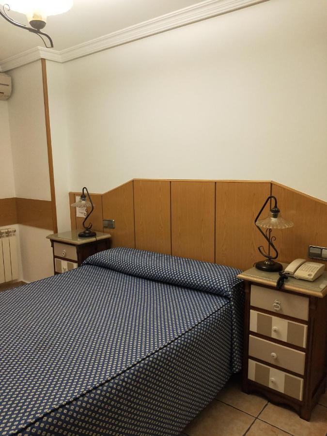 Hostal Maria Ronda Madrid Dış mekan fotoğraf