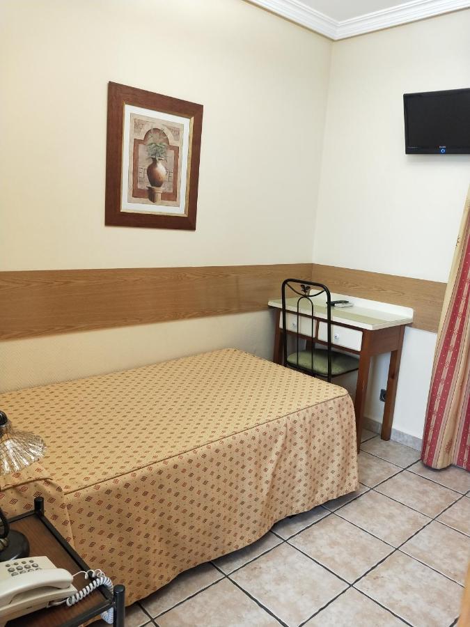 Hostal Maria Ronda Madrid Dış mekan fotoğraf