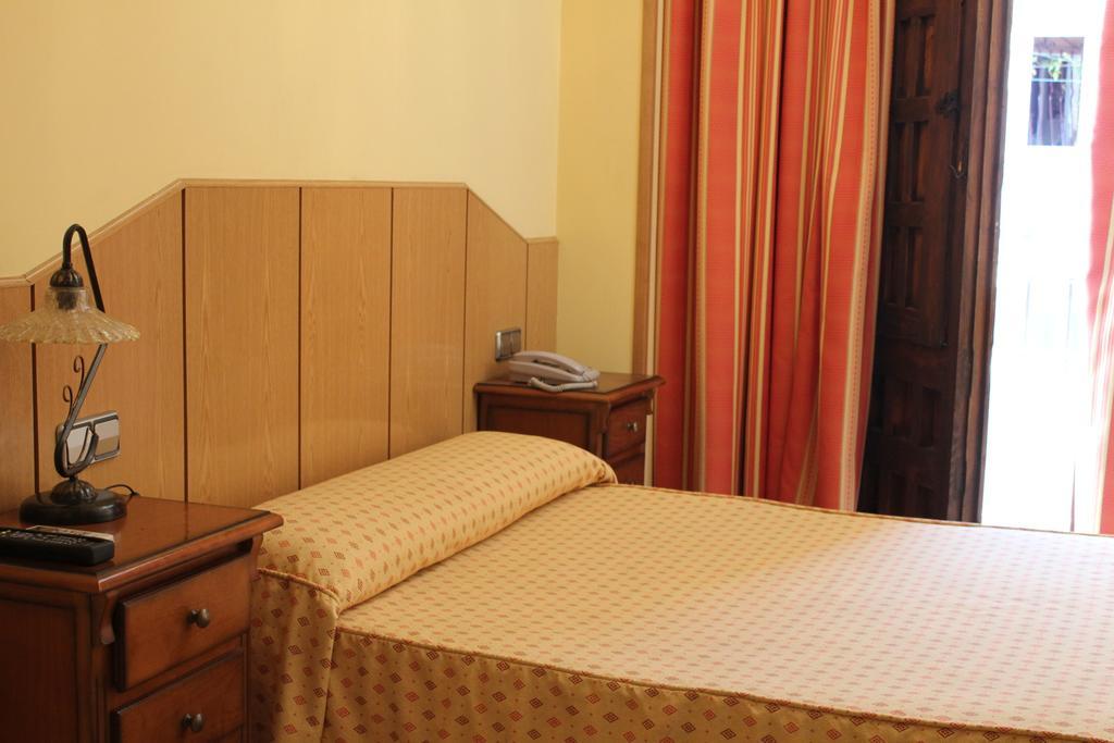 Hostal Maria Ronda Madrid Dış mekan fotoğraf