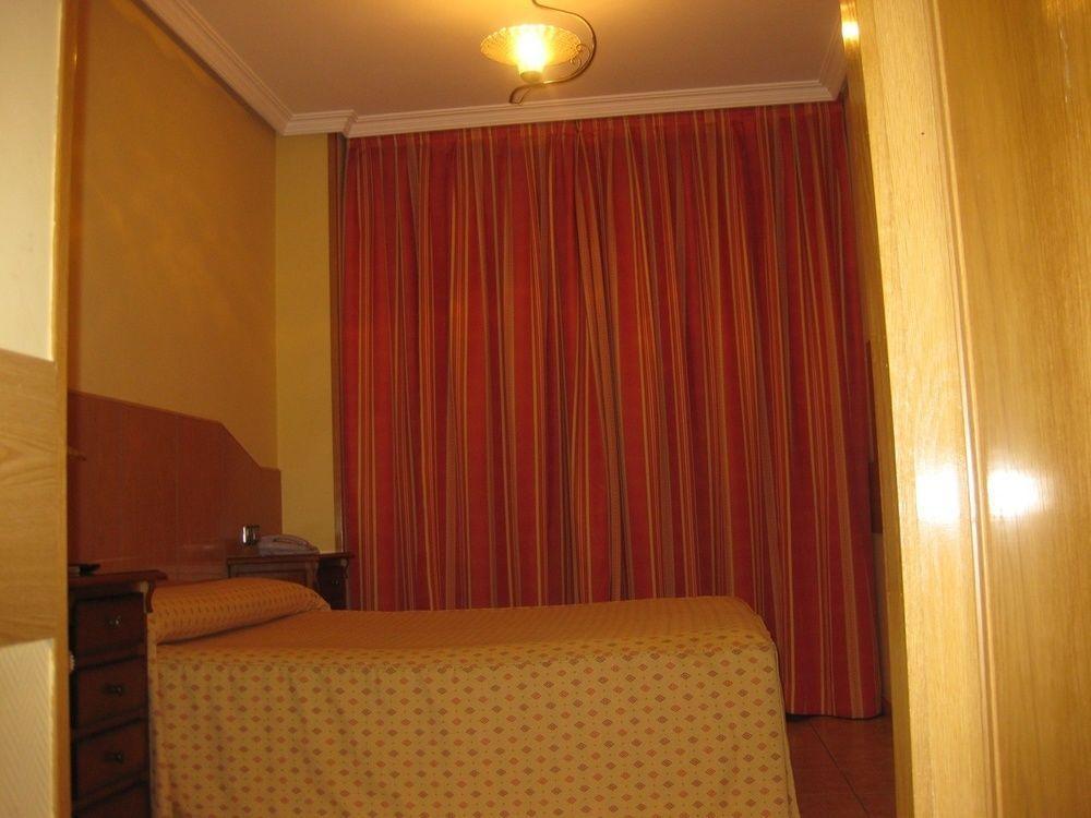 Hostal Maria Ronda Madrid Dış mekan fotoğraf