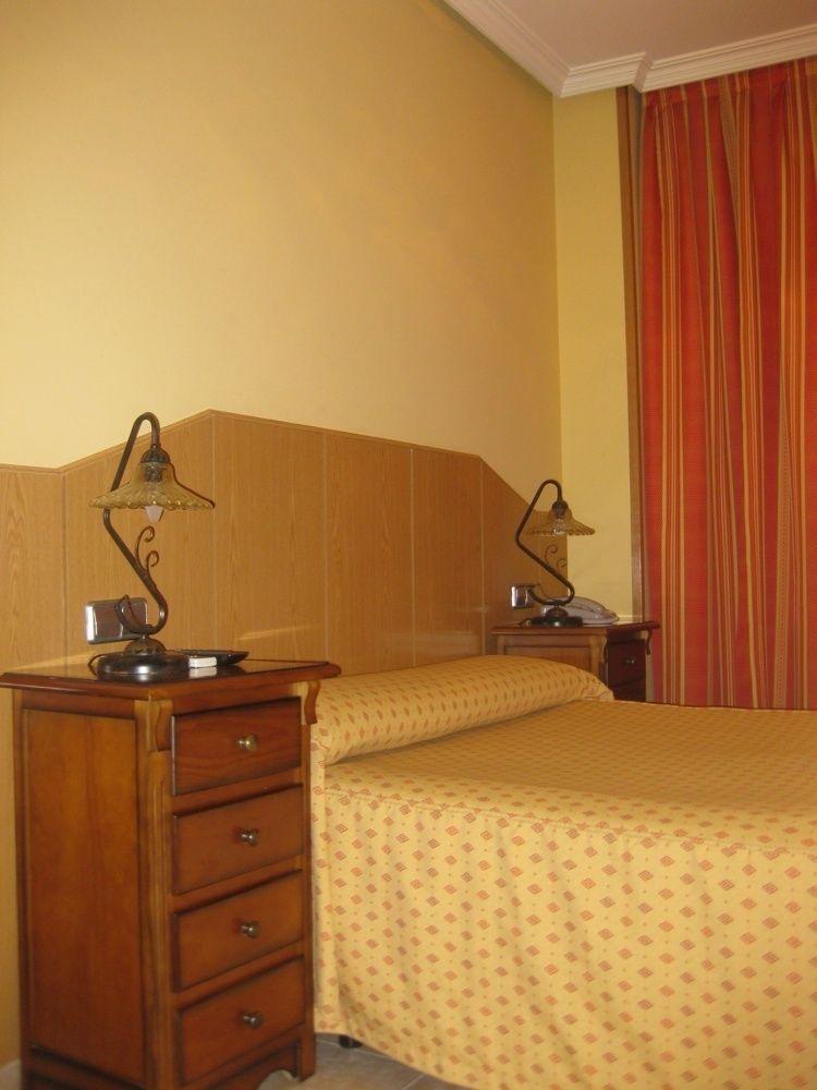 Hostal Maria Ronda Madrid Dış mekan fotoğraf