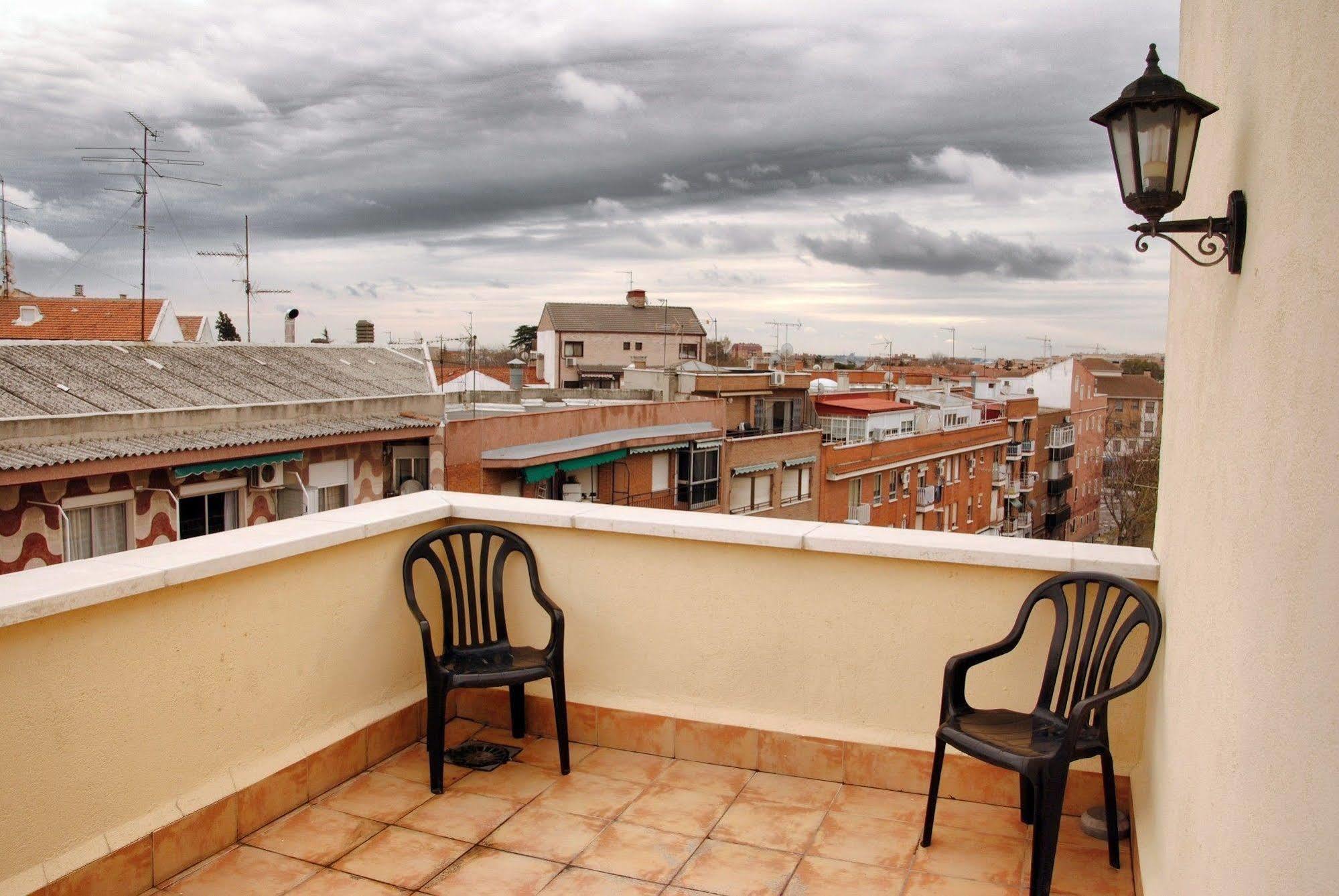 Hostal Maria Ronda Madrid Dış mekan fotoğraf